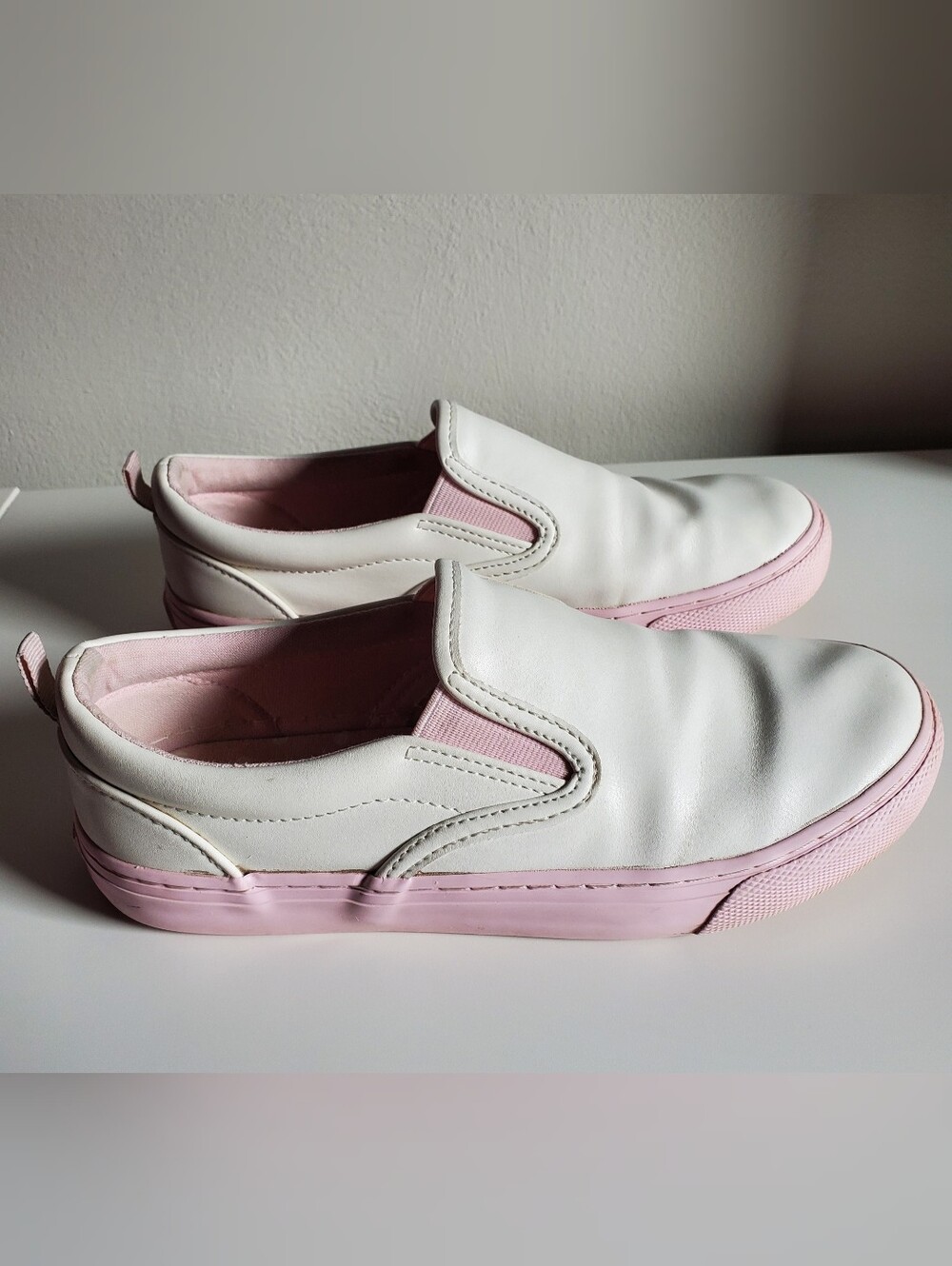 Old Navy White And Pink Slip On Sneakers  Kid Size 3